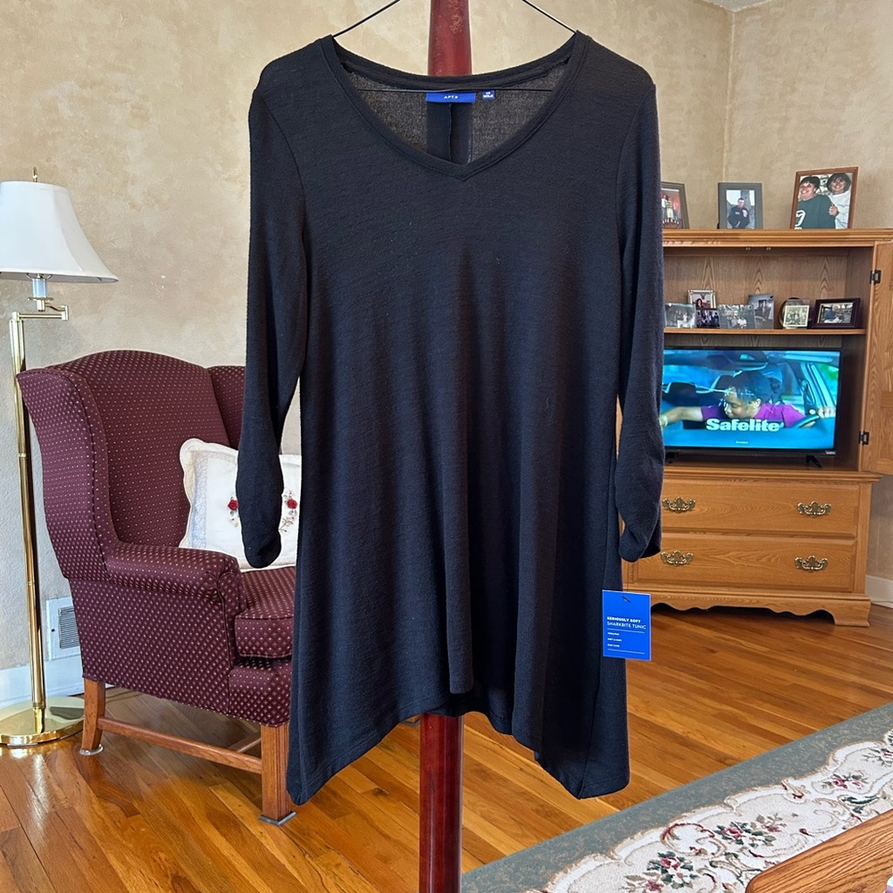 Apt. 9 Shark bite tunic